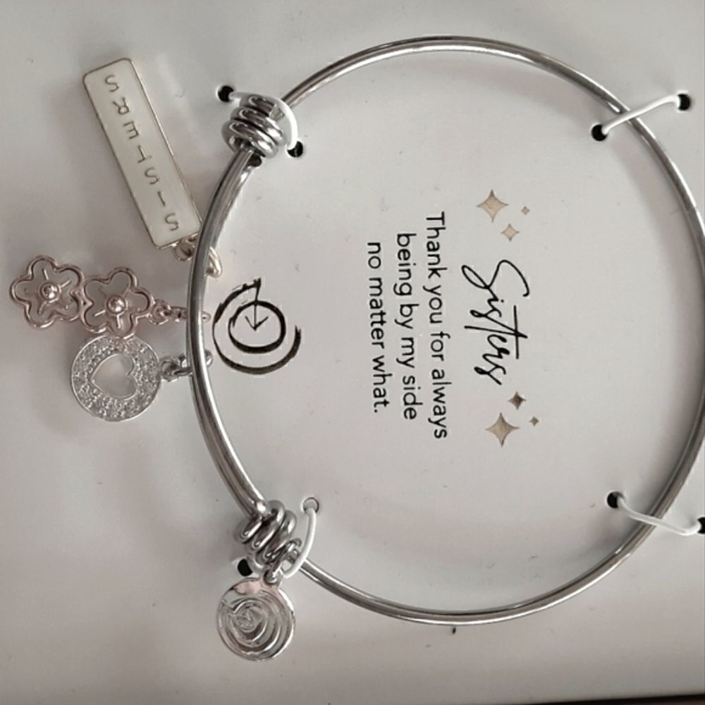 NWT Sisters Charm Bracelet  